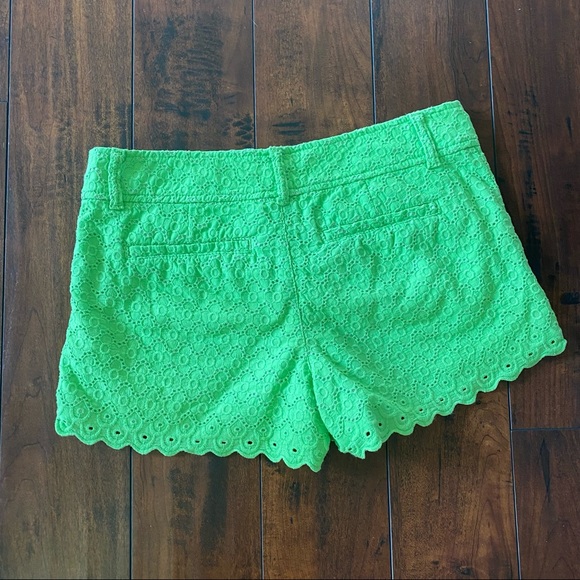 Lilly Pulitzer Green Eyelet Walsh Shorts Sz 2 - Picture 4 of 5
